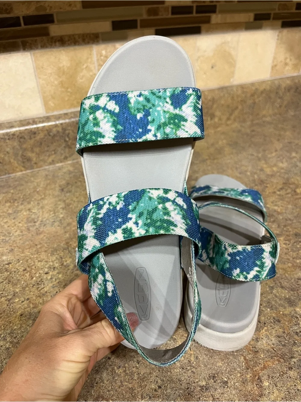 KEEN Elle Backstrap Sandals Women’s 9.5 Porcelain Tie Dye Blue Green Vacation